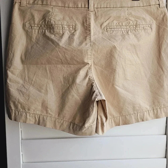 Old Navy Beige Brown Chino Shorts Cotton  size 10 - Picture 3 of 3